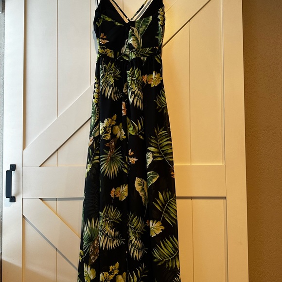 Vacation dress - Picture 2 of 3